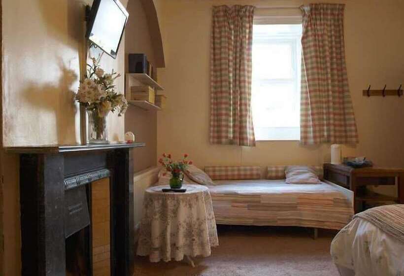 컴포트 트리플 룸, Ross House Equestrian Holidays