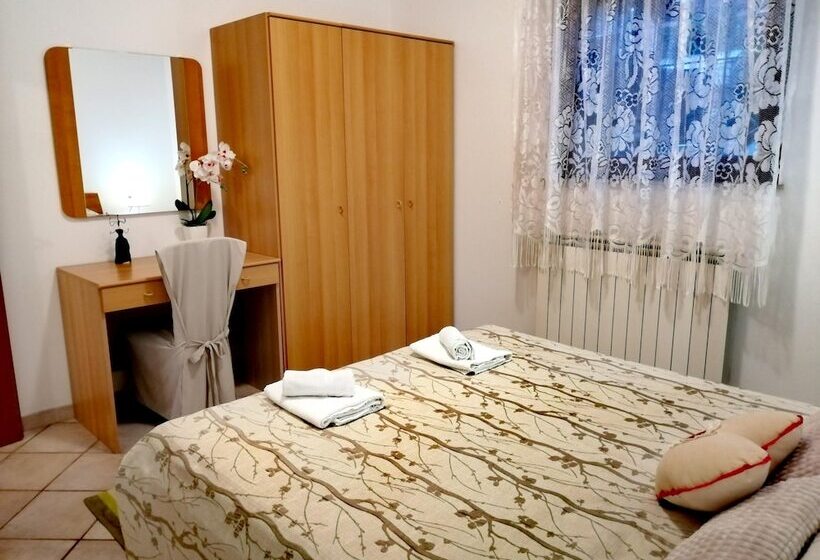 آپارتمان 1 خوابه با تراس, Guests House Lea