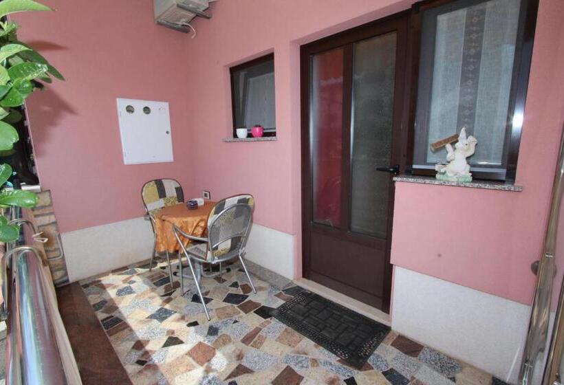 اتاق استاندارد با تراس, Guests House Lea