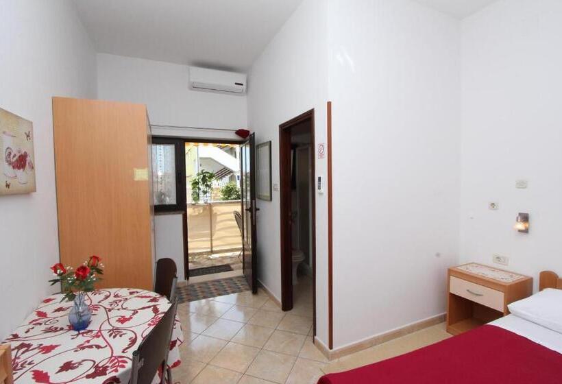 اتاق استاندارد با تراس, Guests House Lea