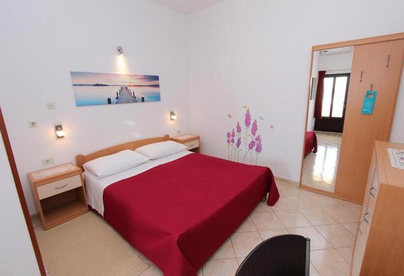 اتاق استاندارد با تراس, Guests House Lea