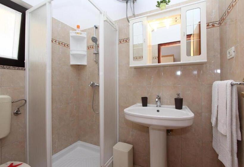 اتاق استاندارد با تراس, Guests House Lea