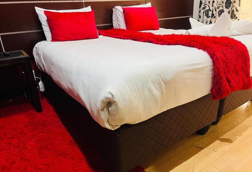 اتاق استاندارد با بالکن, Greater Heights Guest House