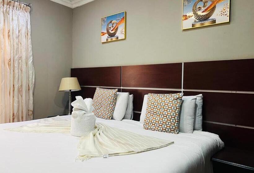 اتاق لوکس, Greater Heights Guest House