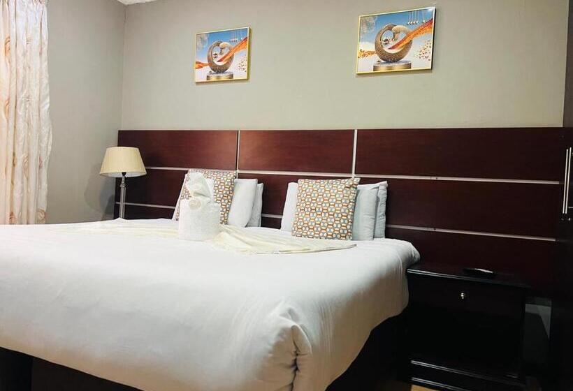 اتاق لوکس, Greater Heights Guest House