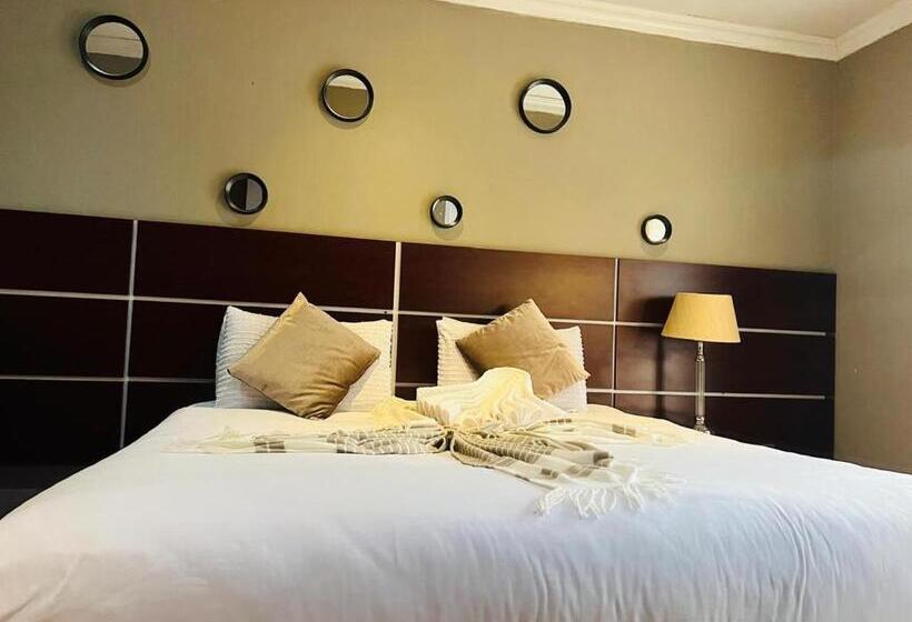 اتاق استاندارد با بالکن, Greater Heights Guest House