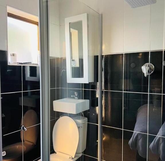 اتاق استاندارد با بالکن, Greater Heights Guest House