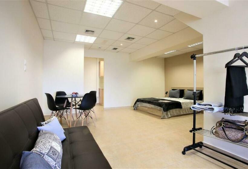 سوییت, Gk Airport Suites   Free Shuttle