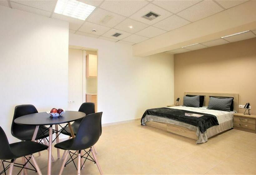 سوییت, Gk Airport Suites   Free Shuttle