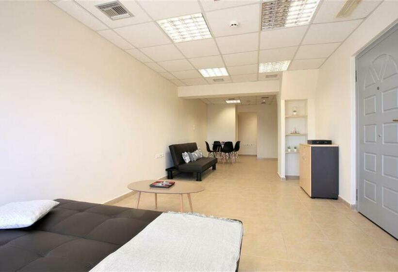 سوییت, Gk Airport Suites   Free Shuttle