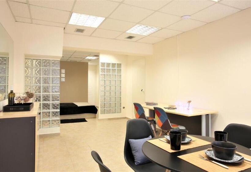 سوییت, Gk Airport Suites   Free Shuttle