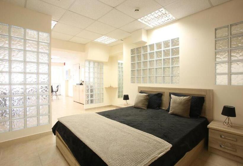 سوییت, Gk Airport Suites   Free Shuttle