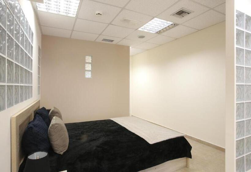 سوییت, Gk Airport Suites   Free Shuttle