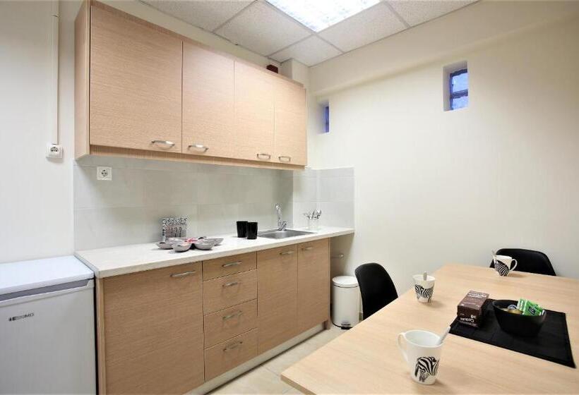 سوییت, Gk Airport Suites   Free Shuttle