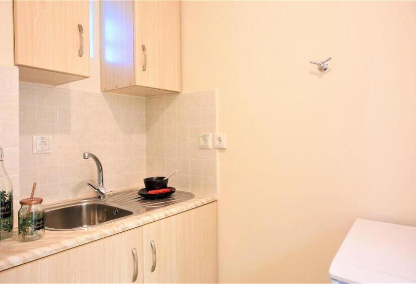 سوییت, Gk Airport Suites   Free Shuttle