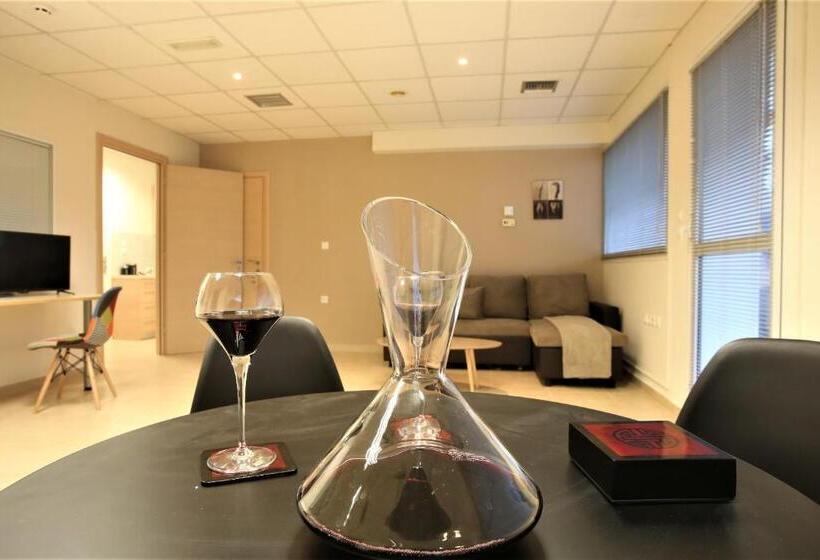 سوییت سوپریور, Gk Airport Suites   Free Shuttle