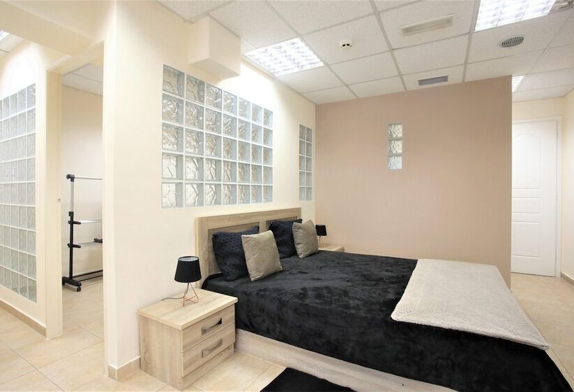 سوییت, Gk Airport Suites   Free Shuttle