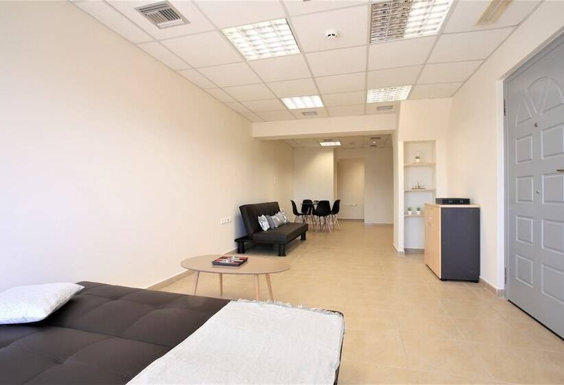 سوییت, Gk Airport Suites   Free Shuttle