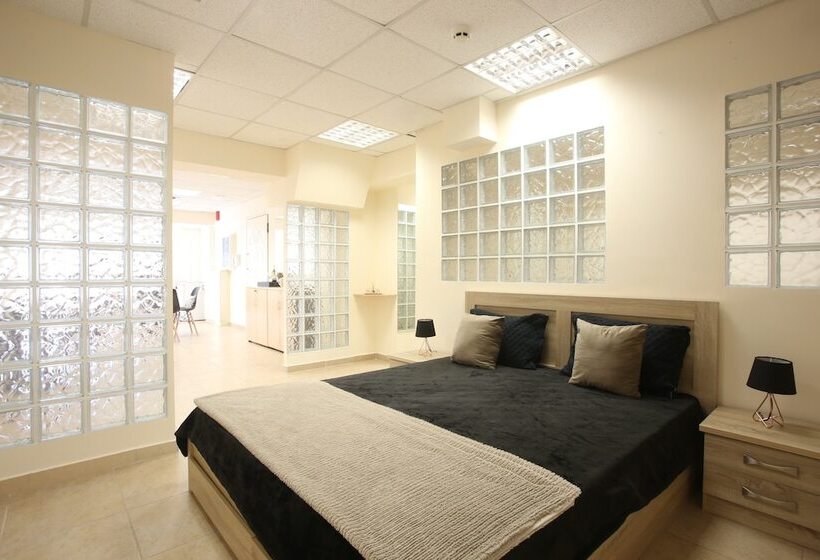 سوییت, Gk Airport Suites   Free Shuttle