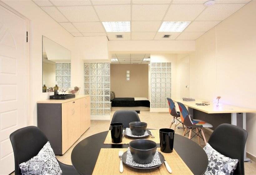 سوییت, Gk Airport Suites   Free Shuttle
