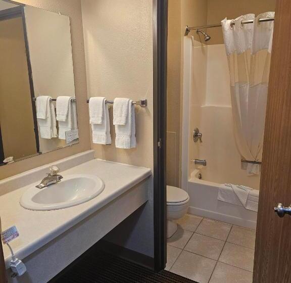 Номер Стандарт, Crookston Inn & Convention Center