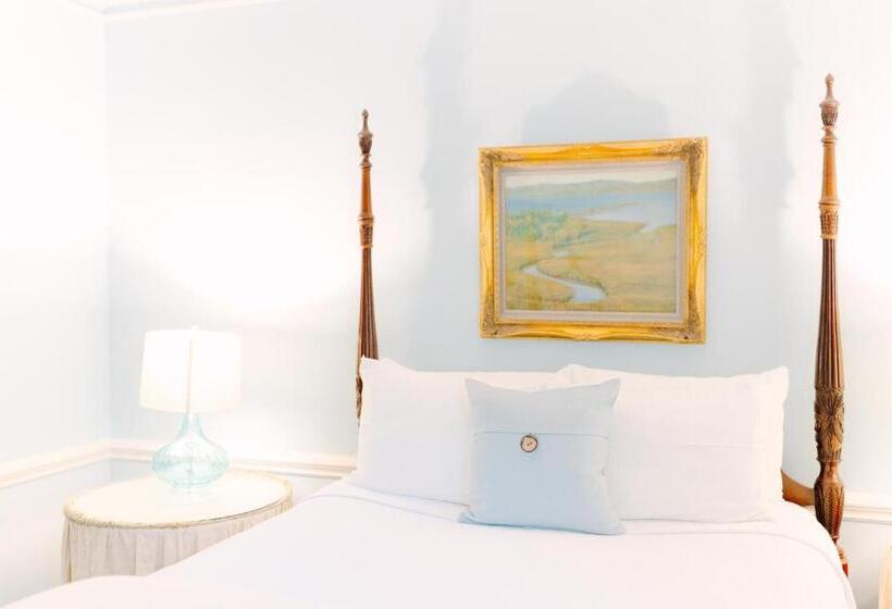 Номер Deluxe, The Morehead Inn
