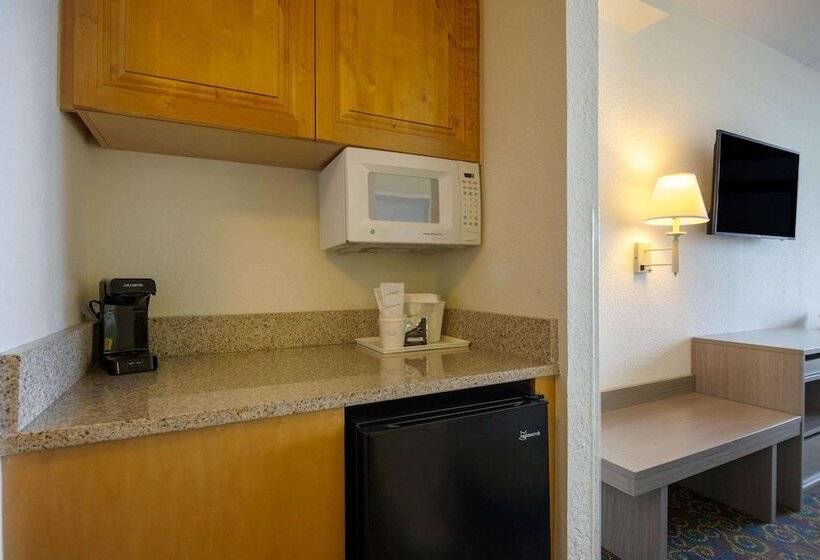 Номер Стандарт 2 Двуспальные Кровати, Travelodge By Wyndham Outer Banks/kill Devil Hills