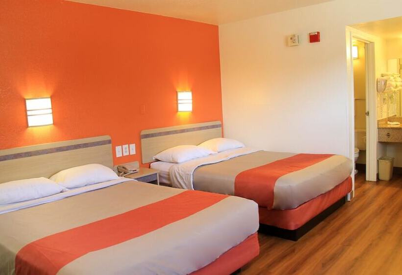 اتاق استاندارد با 2 تخت دوبل, Motel 6enfield, Ct  Hartford