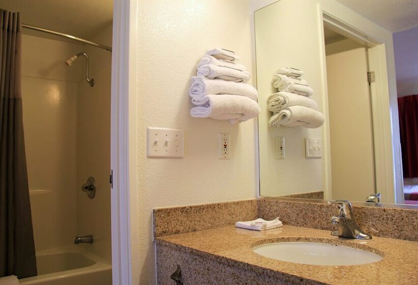 سوییت لوکس, Motel 6enfield, Ct  Hartford