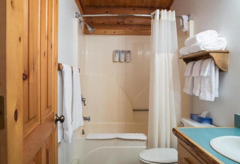 Хижина, North Forty Resort