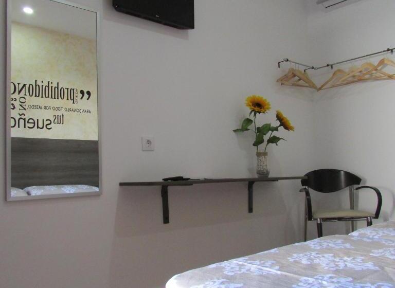 اتاق استاندارد, Hostal Almagro