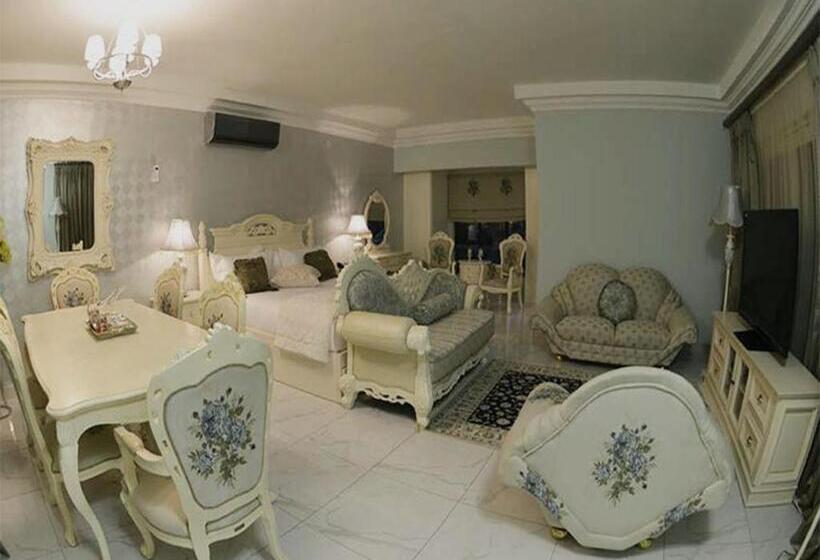 سوئیت پرزیدنت, Elegant & Exclusive Boutique Guesthouse