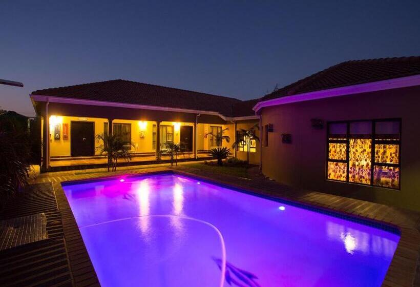 سوییت, Elegant & Exclusive Boutique Guesthouse
