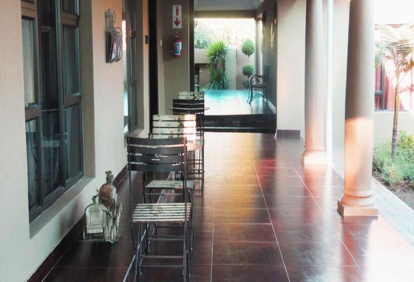 استودیوی استاندارد, Elegant & Exclusive Boutique Guesthouse