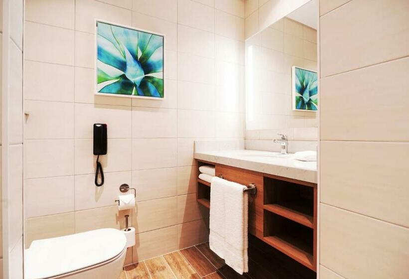 سوییت خانوادگی, Hilton Garden Inn Kuwait