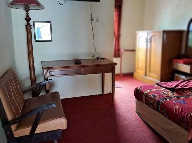 Quarto Estandar Individual, Wisma & Kantin Amanda