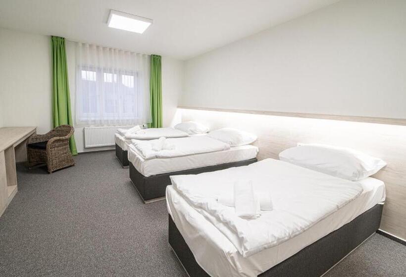 Семейный Номер, Garni Hotel Roušarka