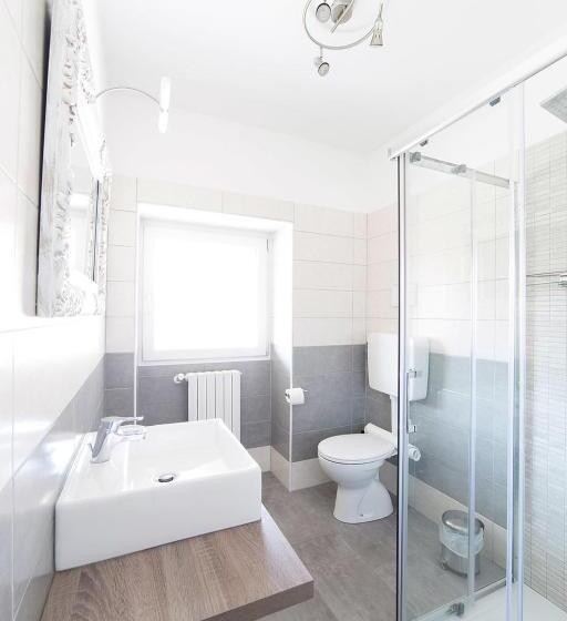 اتاق لوکس سه تخته, Il Giuelìn Malpensa B&b