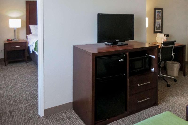 스위트 킹사이즈 침대, Comfort Inn & Suites Pueblo