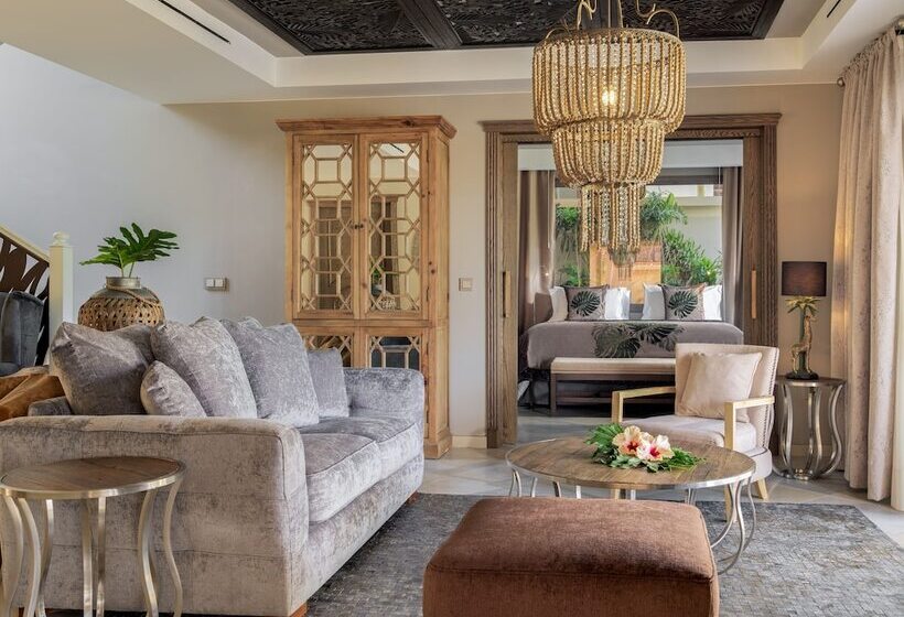 Вилла 3 Спальни с Бассейном, Royal River, Luxury Hotel   Adults Only