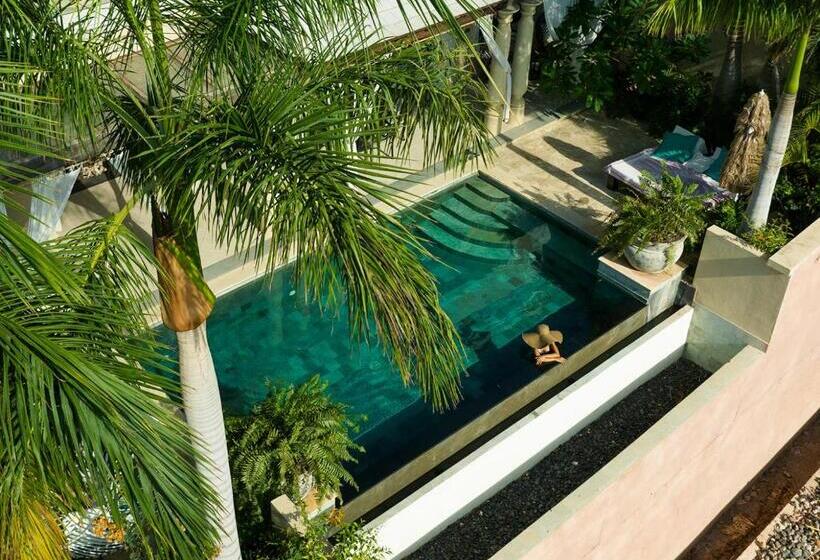 Вилла 3 Спальни с Бассейном, Royal River, Luxury Hotel   Adults Only
