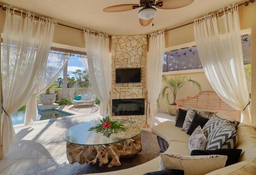 Вилла 3 Спальни с Бассейном, Royal River, Luxury Hotel   Adults Only
