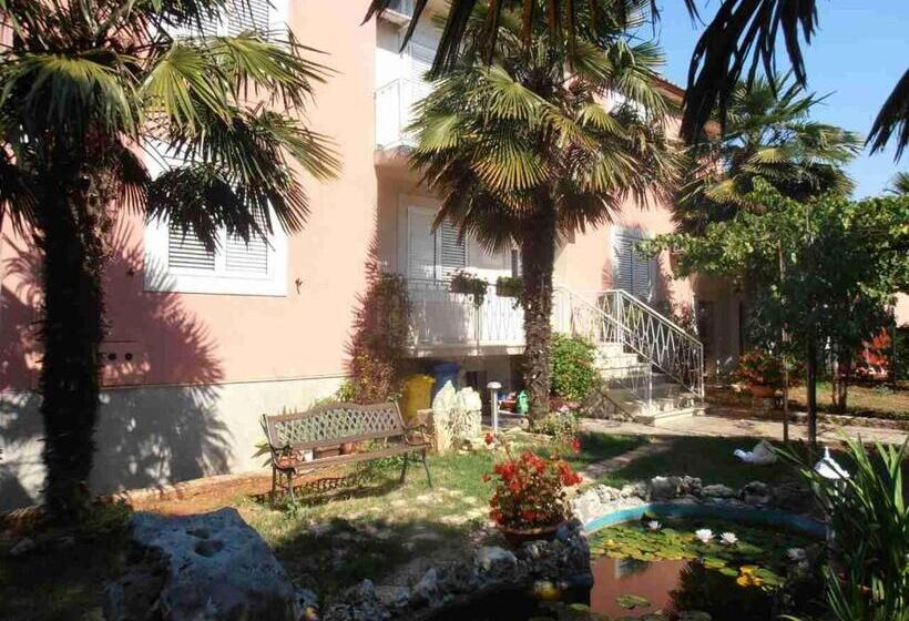 غرفة ديلوكس, Apartment & Rooms Graciela