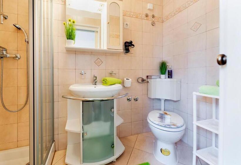 غرفة قياسية, Apartment & Rooms Graciela