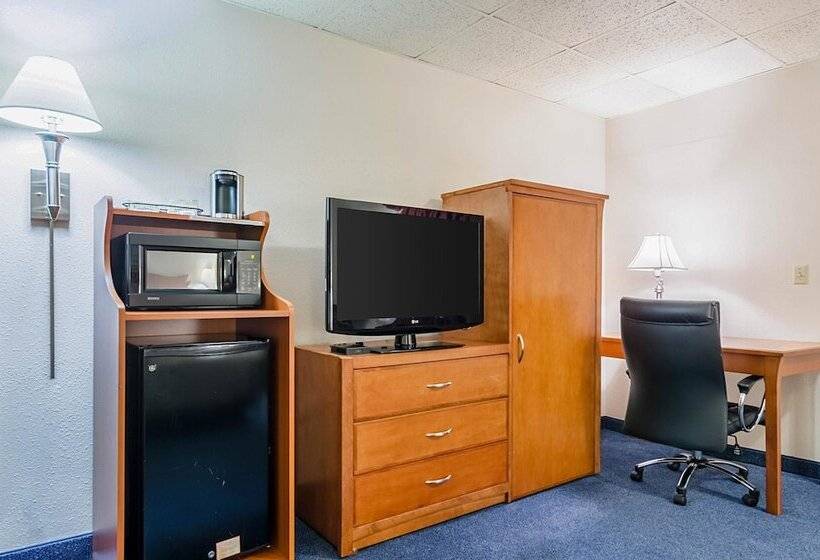 스위트, Quality Inn & Suites Salina