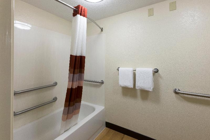 프리미엄 룸, Red Roof Inn Plus+ West Springfield