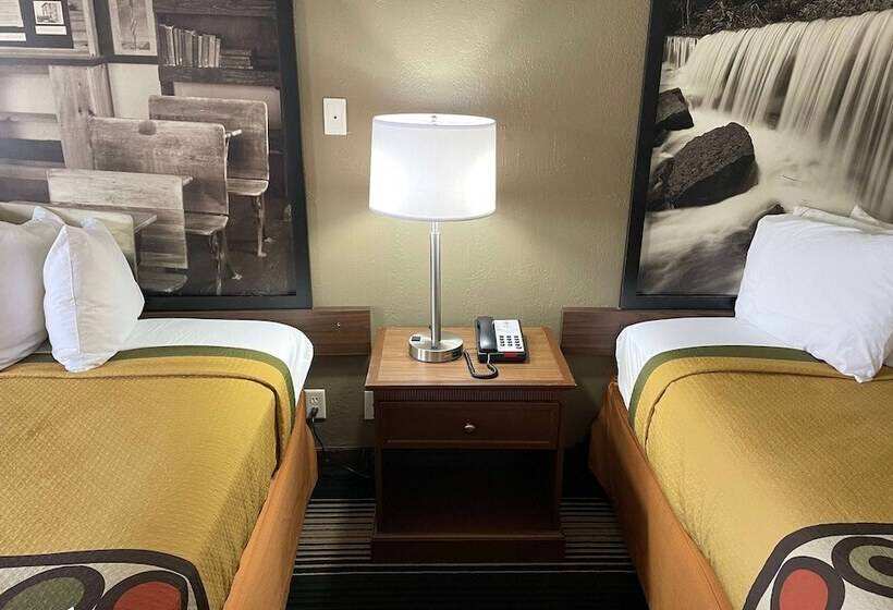 Номер Стандарт 2 Двуспальные Кровати, Super 8 By Wyndham Junction City