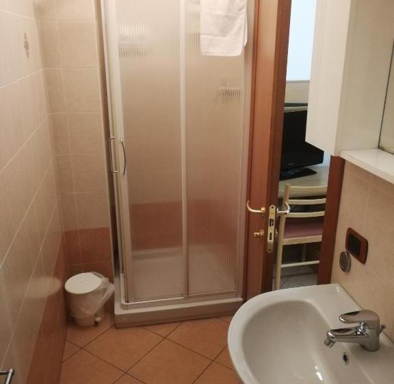 Номер Стандарт Трехместный, Albergo Della Stazione