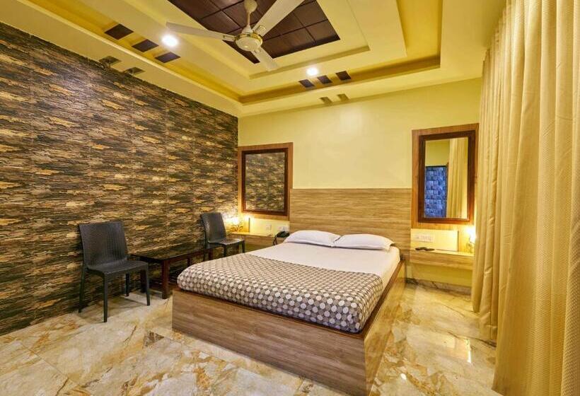 Семейный Номер, Saptarang Residency Panhala