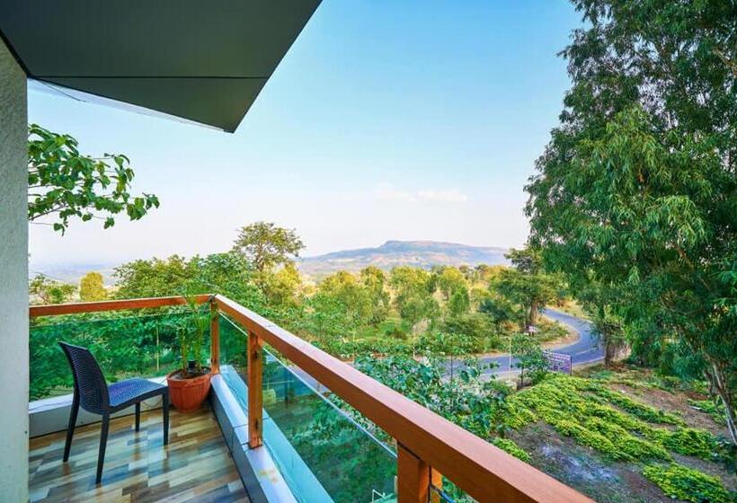 Семейный Номер, Saptarang Residency Panhala